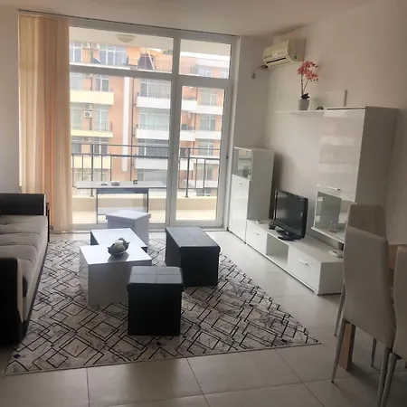 公寓 Lovely 3 New Furnished Kamelia Sunny 阳光海滩