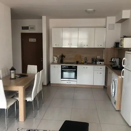 公寓 Lovely 3 New Furnished Kamelia Sunny 阳光海滩