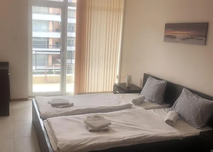 Lovely 3 New Furnished Kamelia Sunny 阳光海滩