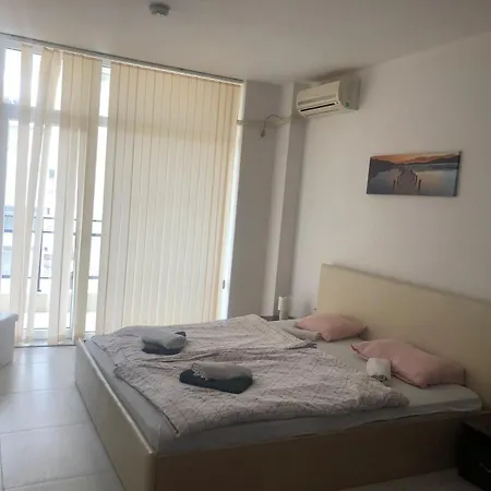 Apartamento Lovely 3 New Furnished Kamelia Sunny *